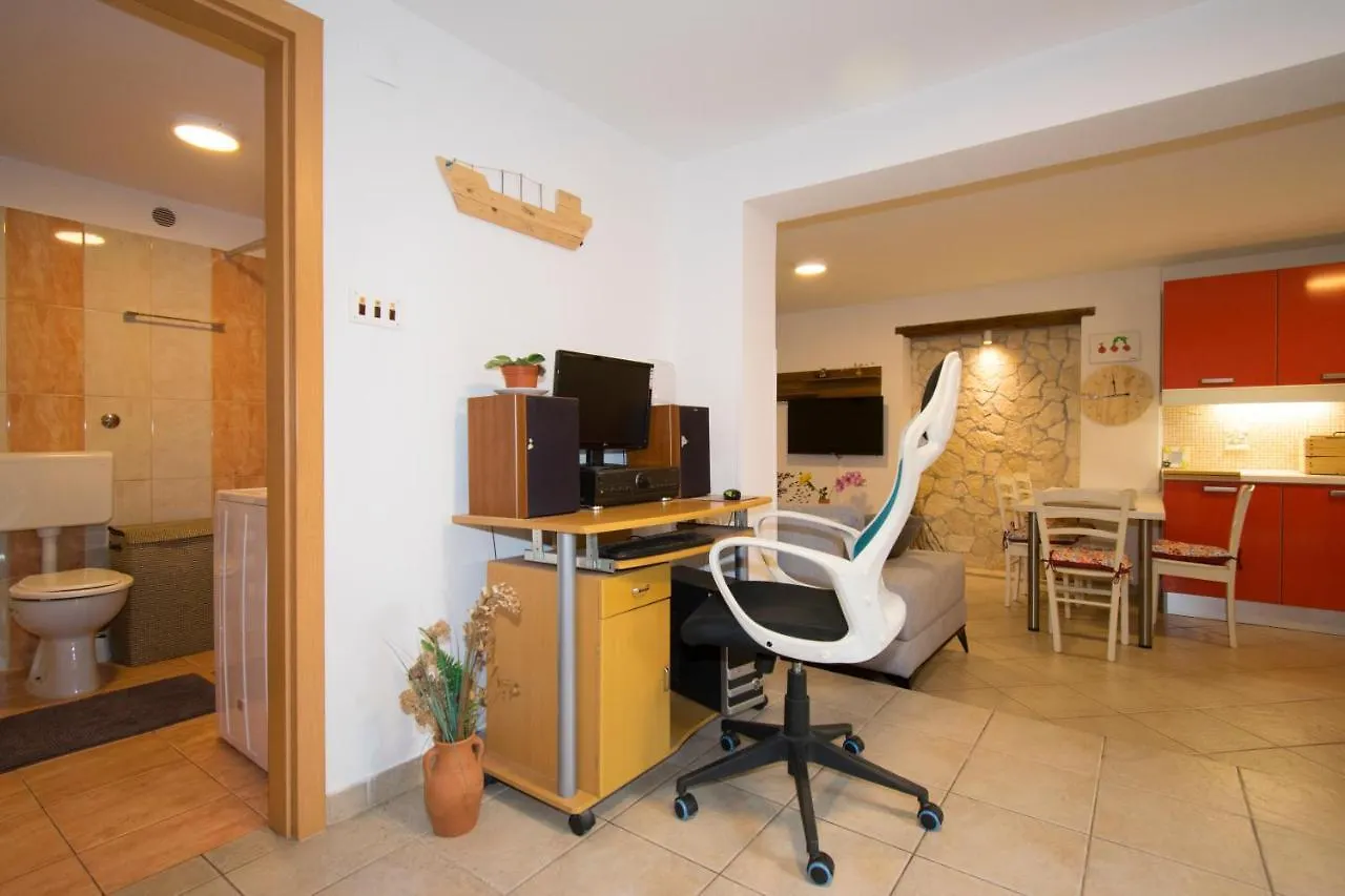 Apartman Maja 2 Premantura Apartment