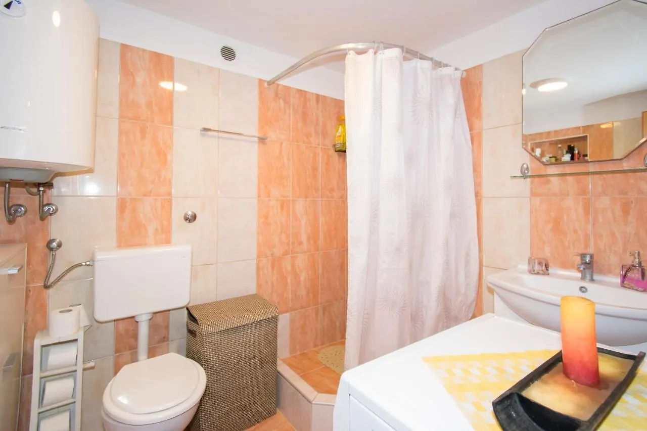 Apartment Apartman Maja 2 Premantura Croatia