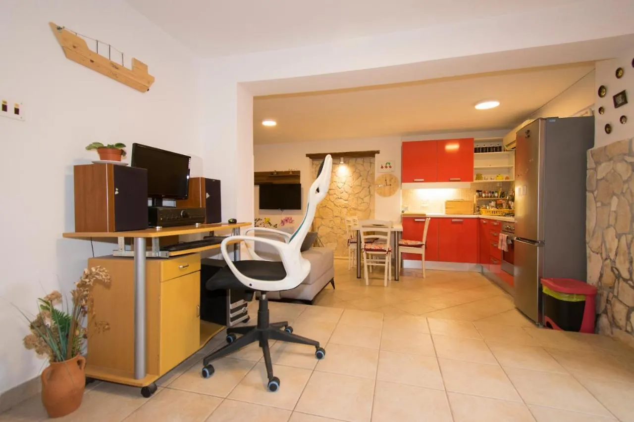 Apartman Maja 2 Premantura 0*,  Croatia