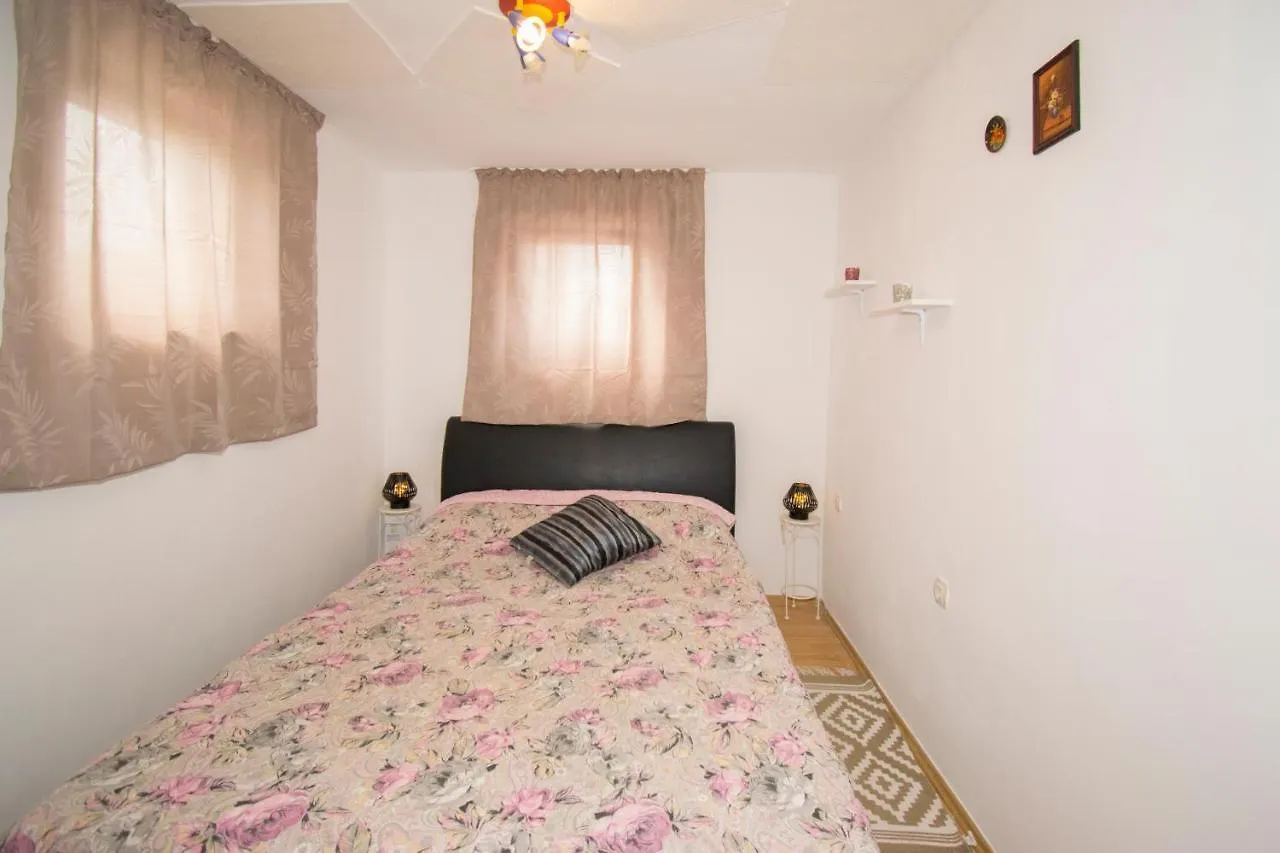 Apartman Maja 2 Premantura Apartment