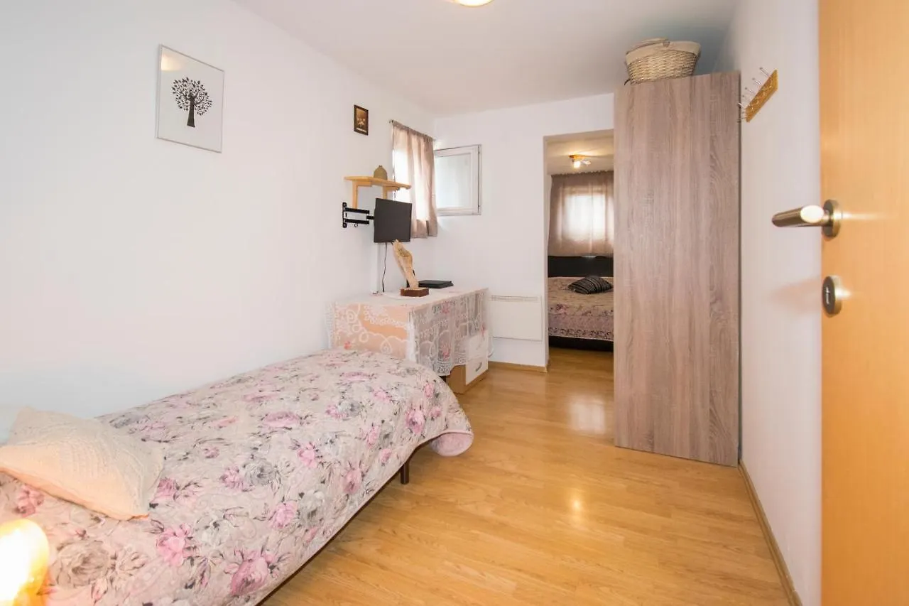 Apartman Maja 2 Premantura