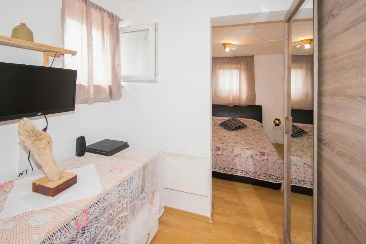 Apartman Maja 2 Premantura Croatia